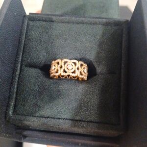 De Beers ring